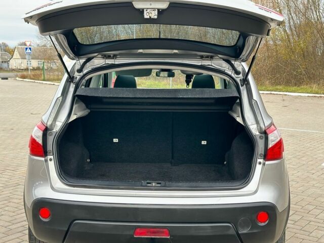 Сірий Ніссан Кашкай, об'ємом двигуна 2 л та пробігом 232 тис. км за 11450 $, фото 22 на Automoto.ua