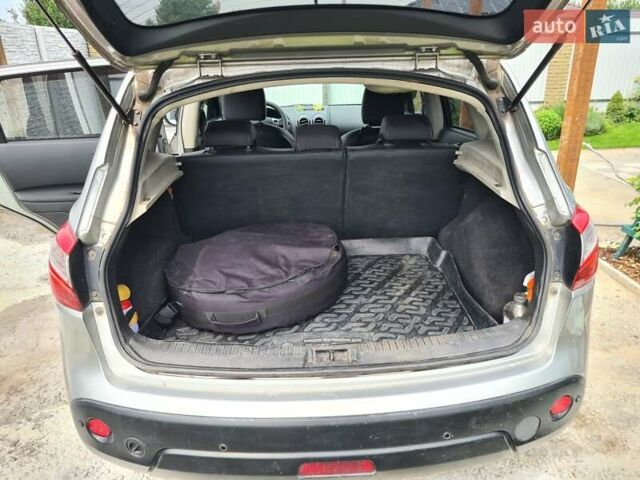 Сірий Ніссан Кашкай, об'ємом двигуна 2 л та пробігом 167 тис. км за 11000 $, фото 9 на Automoto.ua