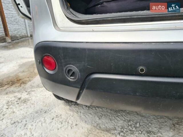 Сірий Ніссан Кашкай, об'ємом двигуна 2 л та пробігом 167 тис. км за 11000 $, фото 4 на Automoto.ua