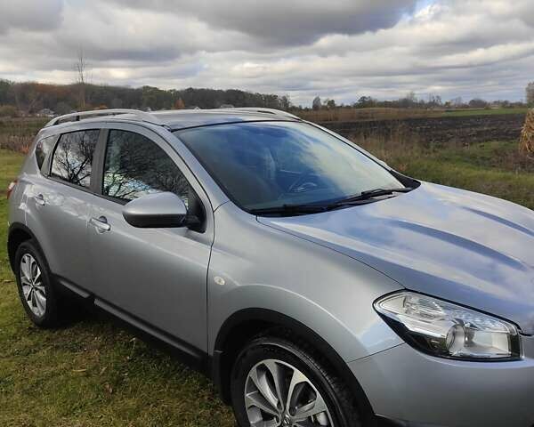 Серый Ниссан Кашкай, объемом двигателя 2 л и пробегом 185 тыс. км за 10500 $, фото 2 на Automoto.ua