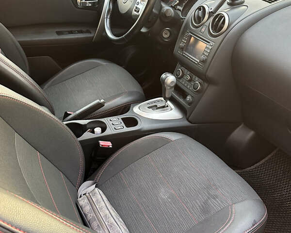 Серый Ниссан Кашкай, объемом двигателя 2 л и пробегом 95 тыс. км за 11300 $, фото 13 на Automoto.ua