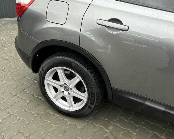 Серый Ниссан Кашкай, объемом двигателя 2 л и пробегом 252 тыс. км за 10300 $, фото 4 на Automoto.ua