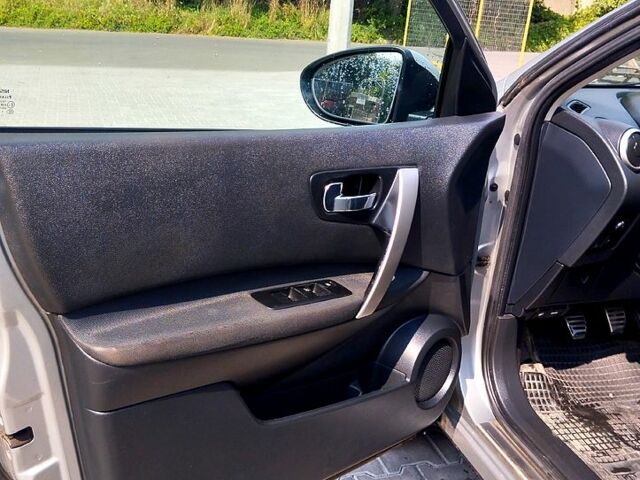 Серый Ниссан Кашкай, объемом двигателя 1.5 л и пробегом 215 тыс. км за 10500 $, фото 5 на Automoto.ua