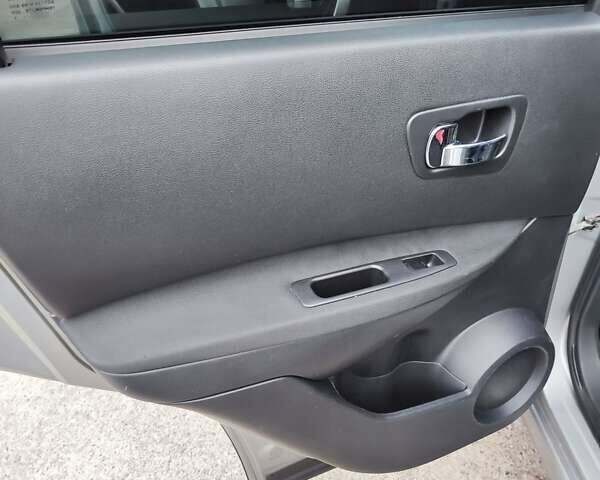 Серый Ниссан Кашкай, объемом двигателя 1.5 л и пробегом 230 тыс. км за 10450 $, фото 13 на Automoto.ua