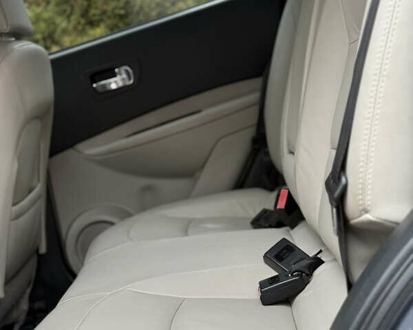 Серый Ниссан Кашкай, объемом двигателя 2 л и пробегом 253 тыс. км за 11750 $, фото 66 на Automoto.ua