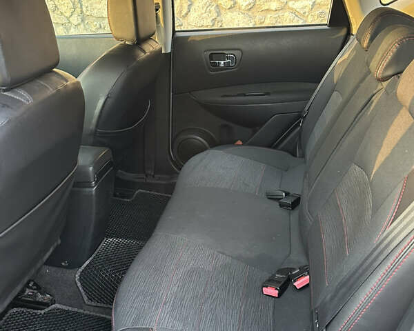 Серый Ниссан Кашкай, объемом двигателя 2 л и пробегом 95 тыс. км за 11300 $, фото 10 на Automoto.ua