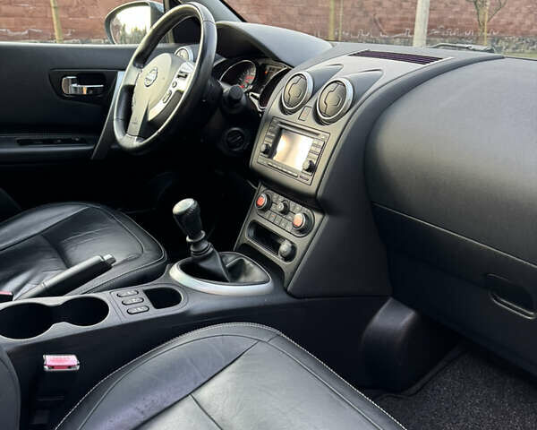 Серый Ниссан Кашкай, объемом двигателя 2 л и пробегом 242 тыс. км за 12550 $, фото 60 на Automoto.ua