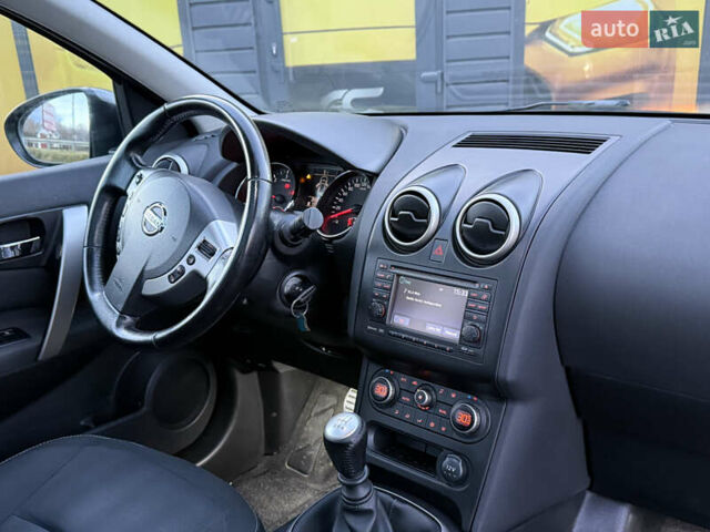 Сірий Ніссан Кашкай, об'ємом двигуна 1.6 л та пробігом 250 тис. км за 10700 $, фото 32 на Automoto.ua