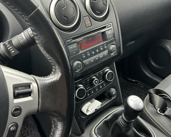 Серый Ниссан Кашкай, объемом двигателя 2 л и пробегом 252 тыс. км за 10300 $, фото 22 на Automoto.ua