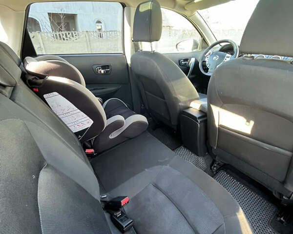 Сірий Ніссан Кашкай, об'ємом двигуна 1.5 л та пробігом 259 тис. км за 10300 $, фото 22 на Automoto.ua