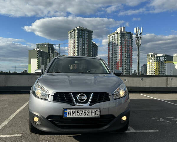 Серый Ниссан Кашкай, объемом двигателя 1.5 л и пробегом 220 тыс. км за 9600 $, фото 3 на Automoto.ua