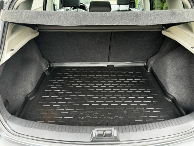 Серый Ниссан Кашкай, объемом двигателя 1.5 л и пробегом 210 тыс. км за 10500 $, фото 14 на Automoto.ua