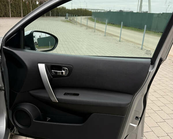 Серый Ниссан Кашкай, объемом двигателя 1.5 л и пробегом 220 тыс. км за 10400 $, фото 50 на Automoto.ua