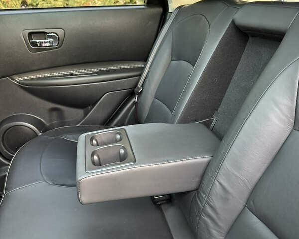 Серый Ниссан Кашкай, объемом двигателя 2 л и пробегом 242 тыс. км за 12550 $, фото 65 на Automoto.ua