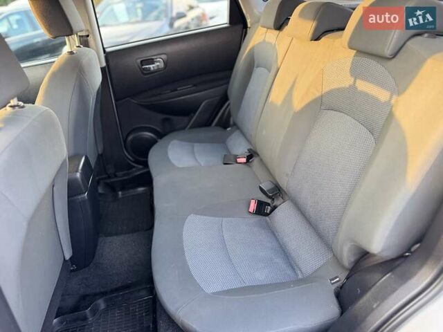 Серый Ниссан Кашкай, объемом двигателя 1.5 л и пробегом 279 тыс. км за 9300 $, фото 28 на Automoto.ua