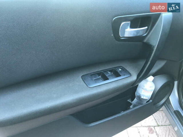 Серый Ниссан Кашкай, объемом двигателя 1.6 л и пробегом 285 тыс. км за 7999 $, фото 16 на Automoto.ua