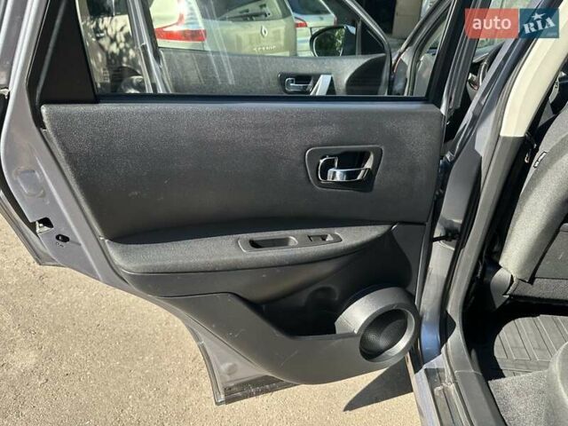 Сірий Ніссан Кашкай, об'ємом двигуна 2 л та пробігом 205 тис. км за 11500 $, фото 2 на Automoto.ua