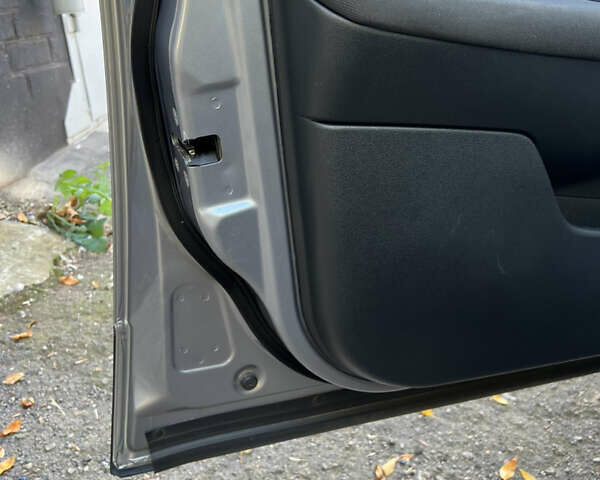 Серый Ниссан Кашкай, объемом двигателя 1.99 л и пробегом 148 тыс. км за 11500 $, фото 30 на Automoto.ua