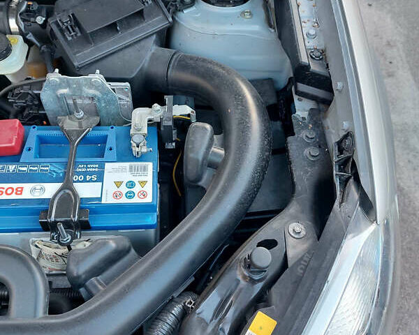 Серый Ниссан Кашкай, объемом двигателя 1.6 л и пробегом 177 тыс. км за 10600 $, фото 12 на Automoto.ua