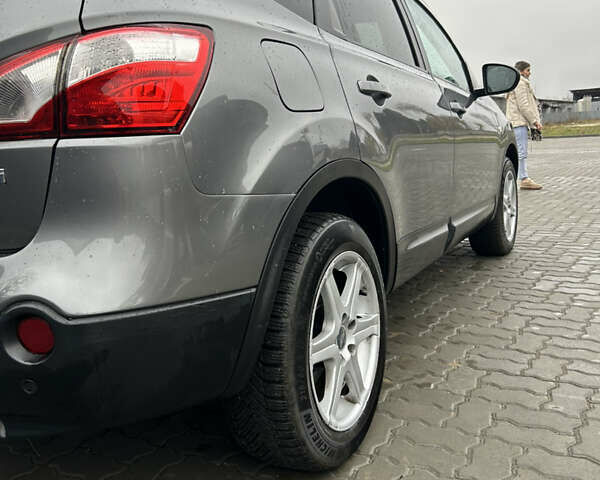 Серый Ниссан Кашкай, объемом двигателя 2 л и пробегом 252 тыс. км за 10300 $, фото 5 на Automoto.ua