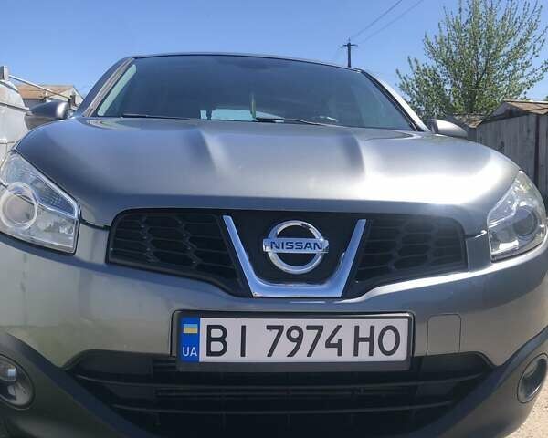 Серый Ниссан Кашкай, объемом двигателя 1.6 л и пробегом 242 тыс. км за 10600 $, фото 1 на Automoto.ua