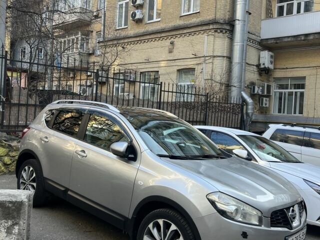 Серый Ниссан Кашкай, объемом двигателя 2 л и пробегом 172 тыс. км за 9900 $, фото 1 на Automoto.ua