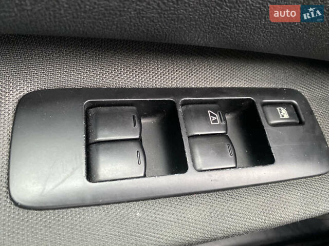 Серый Ниссан Кашкай, объемом двигателя 1.6 л и пробегом 195 тыс. км за 10600 $, фото 21 на Automoto.ua