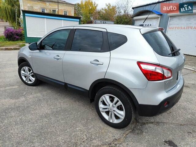 Серый Ниссан Кашкай, объемом двигателя 1.5 л и пробегом 230 тыс. км за 10450 $, фото 6 на Automoto.ua