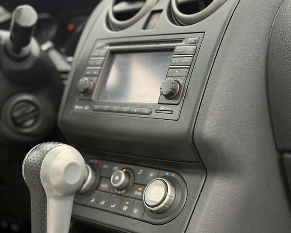 Серый Ниссан Кашкай, объемом двигателя 2 л и пробегом 253 тыс. км за 11750 $, фото 45 на Automoto.ua