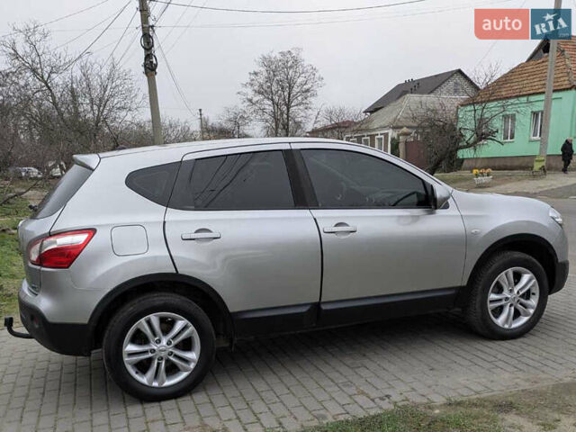 Серый Ниссан Кашкай, объемом двигателя 1.5 л и пробегом 231 тыс. км за 10500 $, фото 5 на Automoto.ua