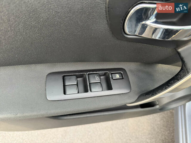 Сірий Ніссан Кашкай, об'ємом двигуна 1.6 л та пробігом 185 тис. км за 11799 $, фото 42 на Automoto.ua