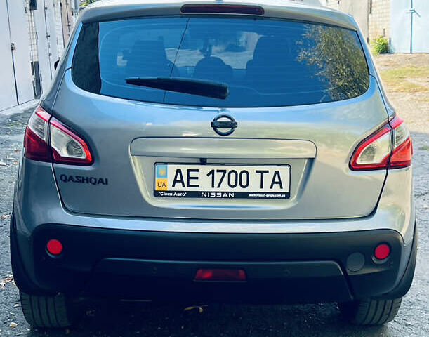 Серый Ниссан Кашкай, объемом двигателя 1.99 л и пробегом 148 тыс. км за 11500 $, фото 3 на Automoto.ua