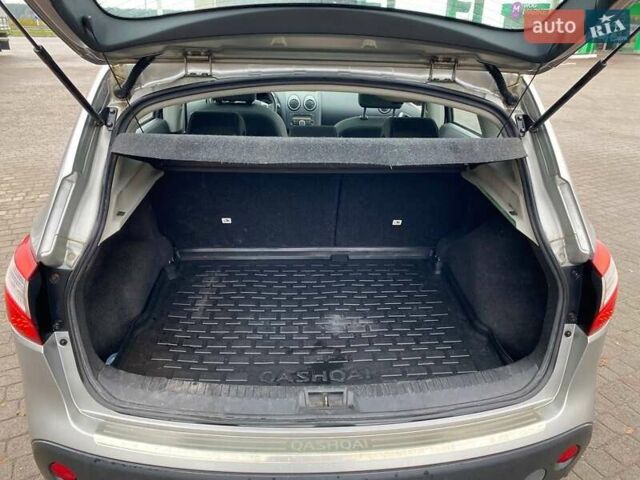 Серый Ниссан Кашкай, объемом двигателя 1.6 л и пробегом 225 тыс. км за 9650 $, фото 19 на Automoto.ua