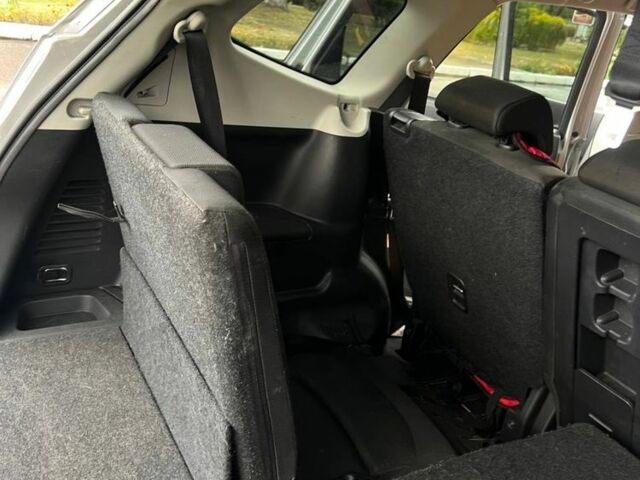 Сірий Ніссан Кашкай, об'ємом двигуна 1.5 л та пробігом 205 тис. км за 10000 $, фото 5 на Automoto.ua