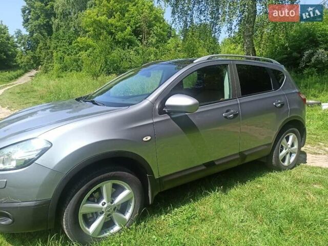 Серый Ниссан Кашкай, объемом двигателя 1.5 л и пробегом 256 тыс. км за 12350 $, фото 2 на Automoto.ua