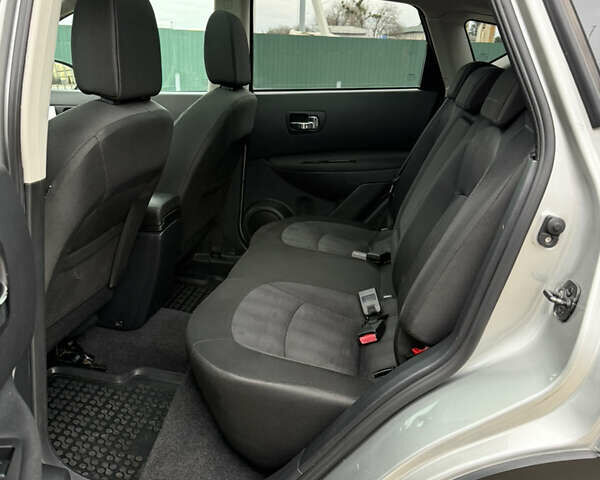 Серый Ниссан Кашкай, объемом двигателя 1.5 л и пробегом 220 тыс. км за 10400 $, фото 54 на Automoto.ua