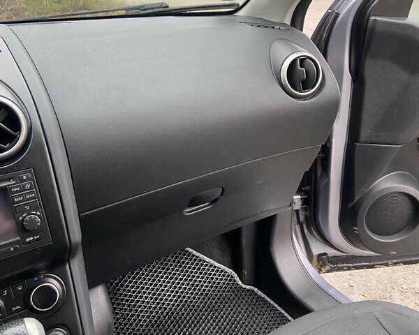 Серый Ниссан Кашкай, объемом двигателя 2 л и пробегом 262 тыс. км за 11200 $, фото 19 на Automoto.ua