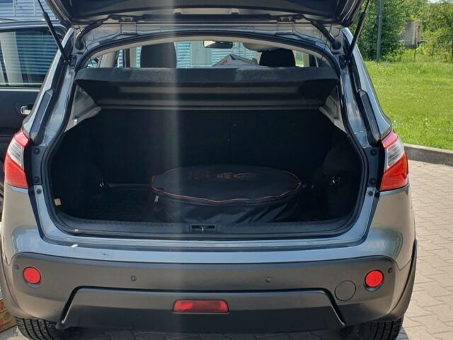 Серый Ниссан Кашкай, объемом двигателя 2 л и пробегом 108 тыс. км за 11400 $, фото 5 на Automoto.ua