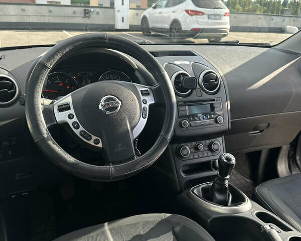 Серый Ниссан Кашкай, объемом двигателя 1.5 л и пробегом 220 тыс. км за 9600 $, фото 17 на Automoto.ua