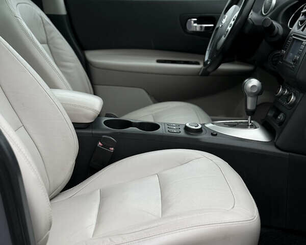 Серый Ниссан Кашкай, объемом двигателя 2 л и пробегом 253 тыс. км за 11750 $, фото 47 на Automoto.ua