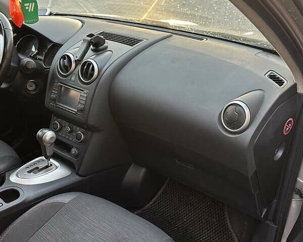 Серый Ниссан Кашкай, объемом двигателя 2 л и пробегом 95 тыс. км за 11300 $, фото 12 на Automoto.ua