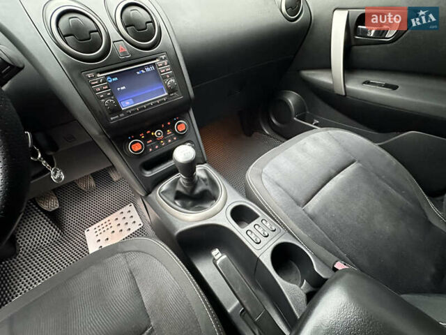 Серый Ниссан Кашкай, объемом двигателя 1.46 л и пробегом 293 тыс. км за 9500 $, фото 35 на Automoto.ua