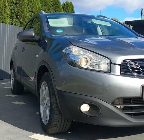 Серый Ниссан Кашкай, объемом двигателя 2 л и пробегом 250 тыс. км за 10800 $, фото 19 на Automoto.ua