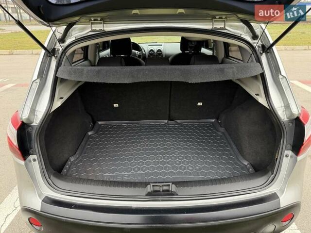 Серый Ниссан Кашкай, объемом двигателя 2 л и пробегом 135 тыс. км за 10500 $, фото 11 на Automoto.ua