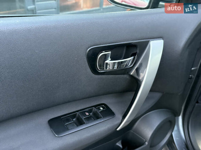 Сірий Ніссан Кашкай, об'ємом двигуна 1.6 л та пробігом 250 тис. км за 10700 $, фото 44 на Automoto.ua