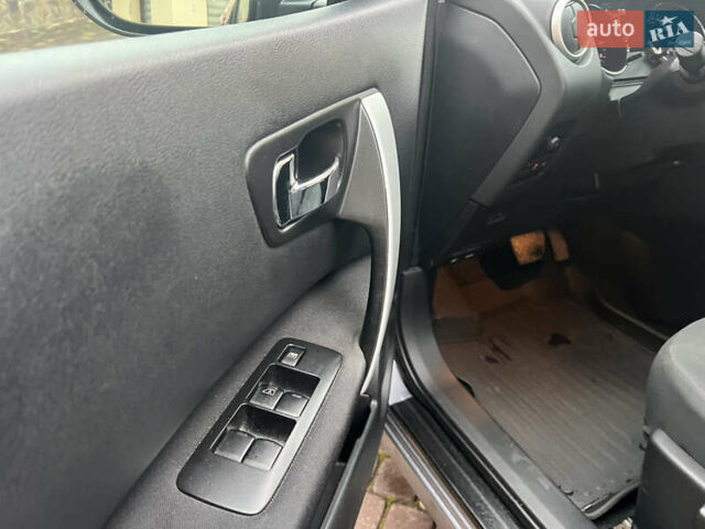 Сірий Ніссан Кашкай, об'ємом двигуна 2 л та пробігом 142 тис. км за 9750 $, фото 53 на Automoto.ua