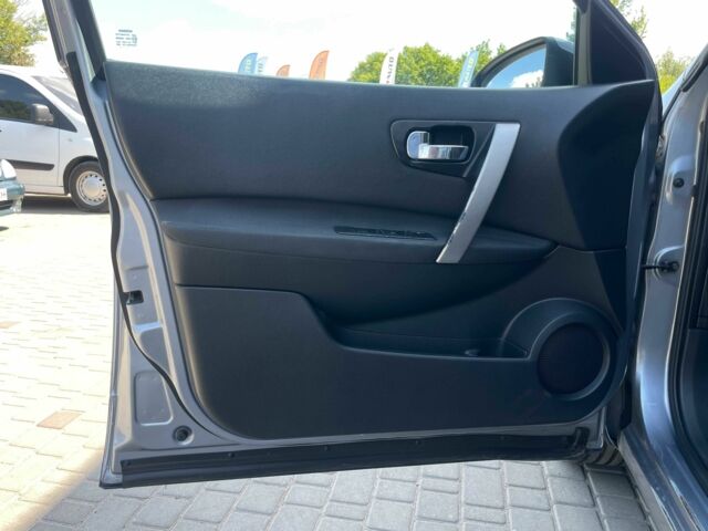 Серый Ниссан Кашкай, объемом двигателя 2 л и пробегом 259 тыс. км за 11499 $, фото 6 на Automoto.ua