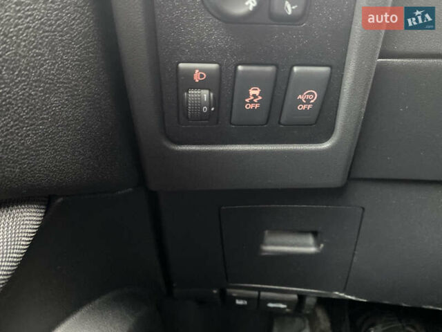 Серый Ниссан Кашкай, объемом двигателя 1.6 л и пробегом 195 тыс. км за 10600 $, фото 20 на Automoto.ua