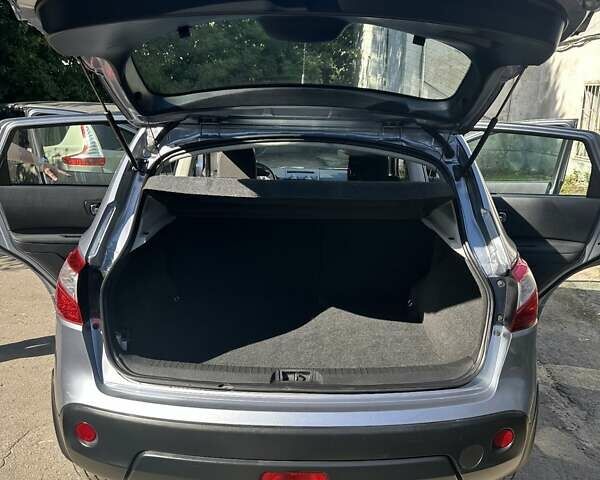 Сірий Ніссан Кашкай, об'ємом двигуна 2 л та пробігом 205 тис. км за 11500 $, фото 10 на Automoto.ua