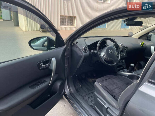 Серый Ниссан Кашкай, объемом двигателя 1.6 л и пробегом 100 тыс. км за 10800 $, фото 7 на Automoto.ua